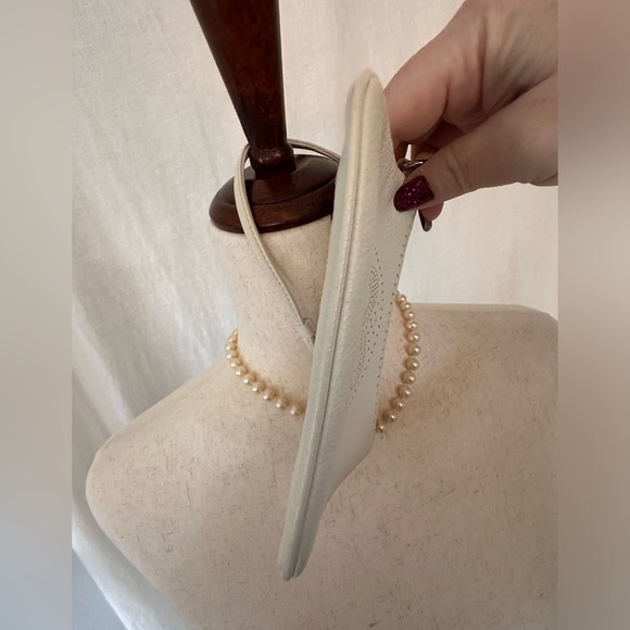 COACH!! Signature C’s Perforation Wristlet Parchment White - Picture 4 of 6